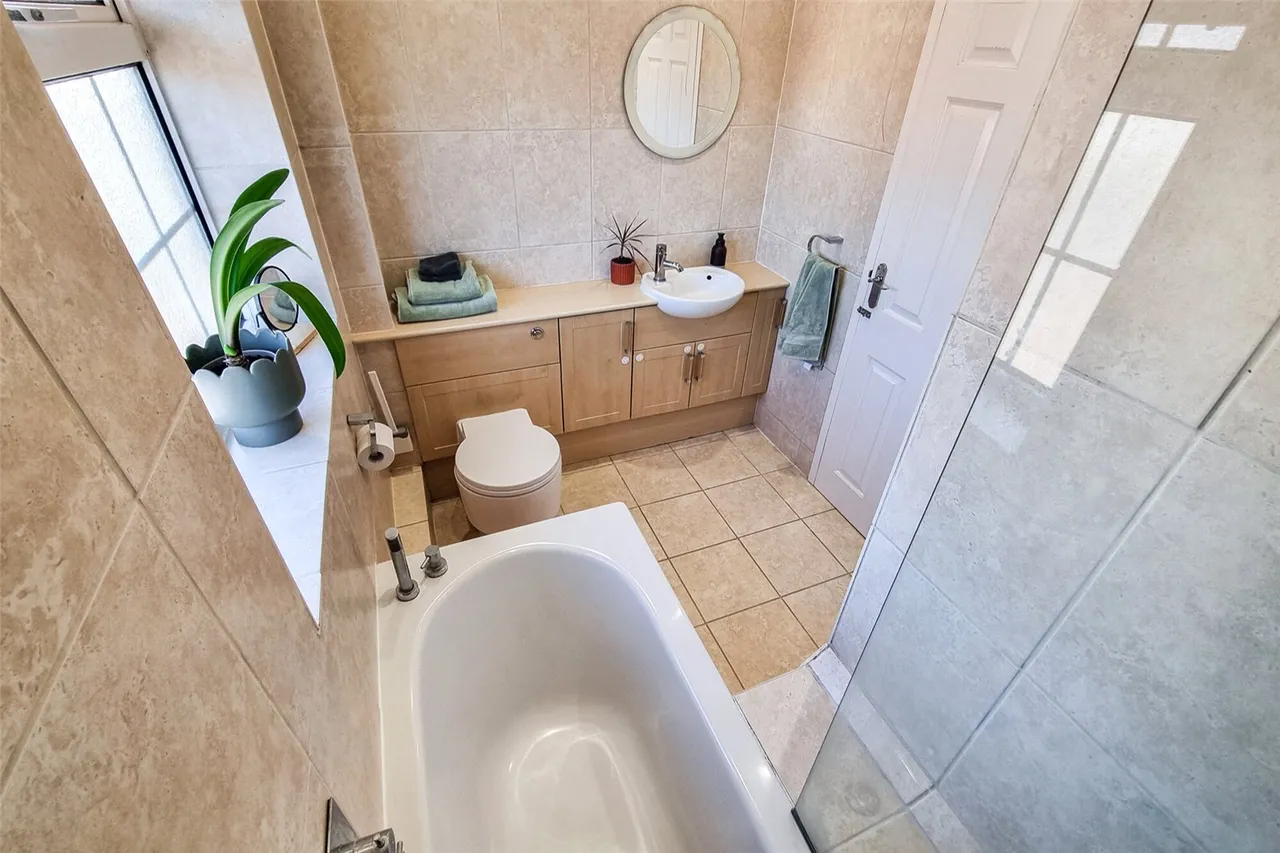 Ash Lodge Close, Ash, Guildford, Surrey, GU12 6JU, photo 8
