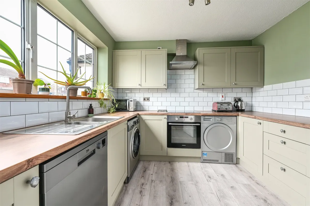 Ash Lodge Close, Ash, Guildford, Surrey, GU12 6JU, photo 4