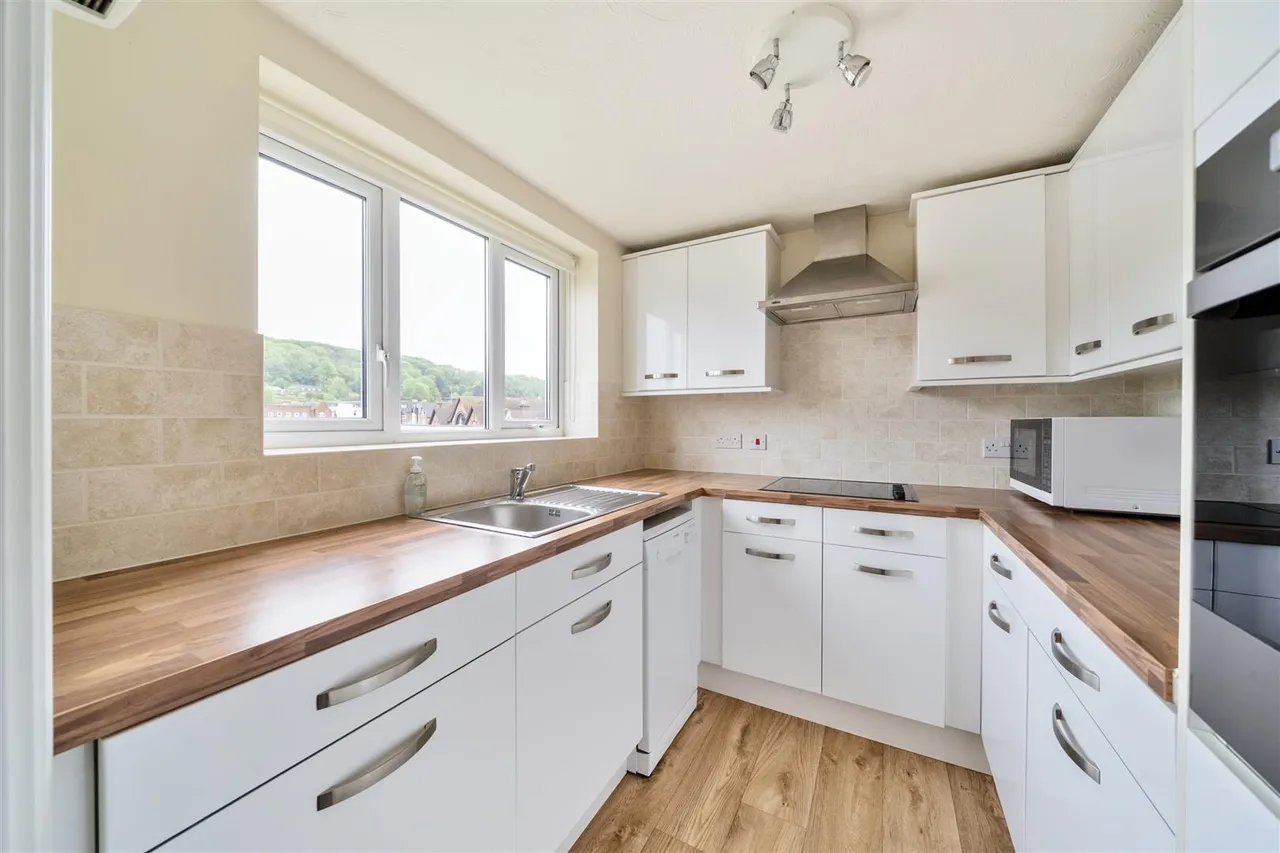 Stafford Road, Caterham, CR3, photo 2