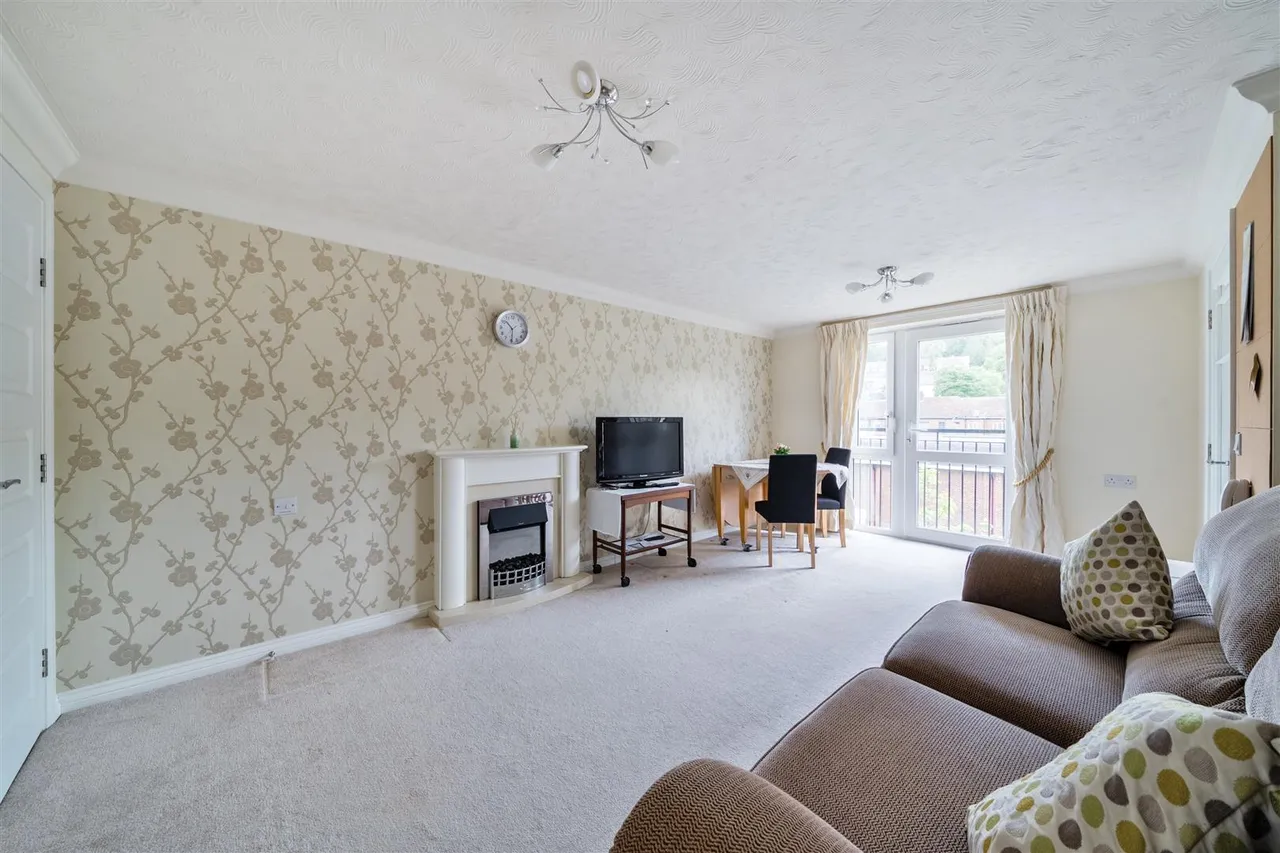 Stafford Road, Caterham, CR3, photo 3