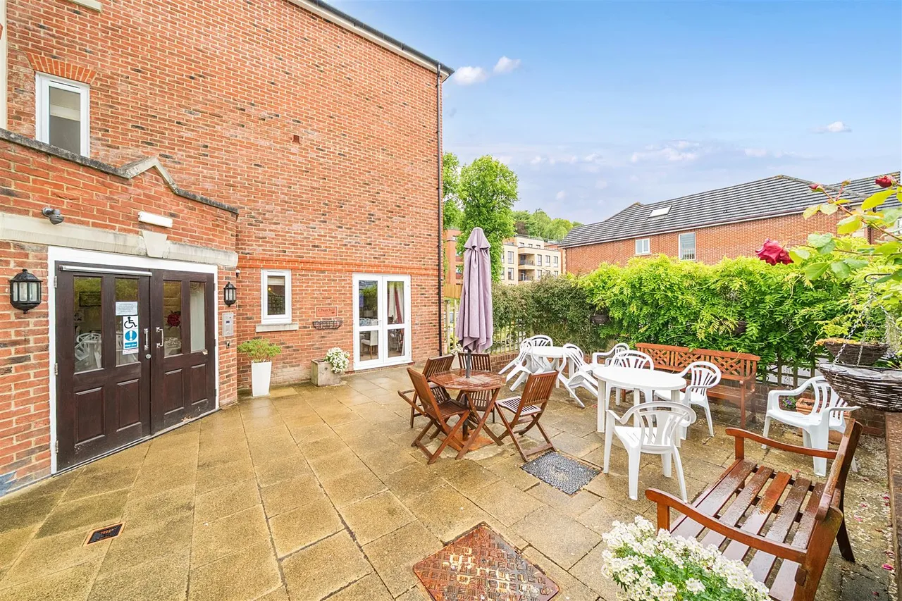 Stafford Road, Caterham, CR3, photo 10