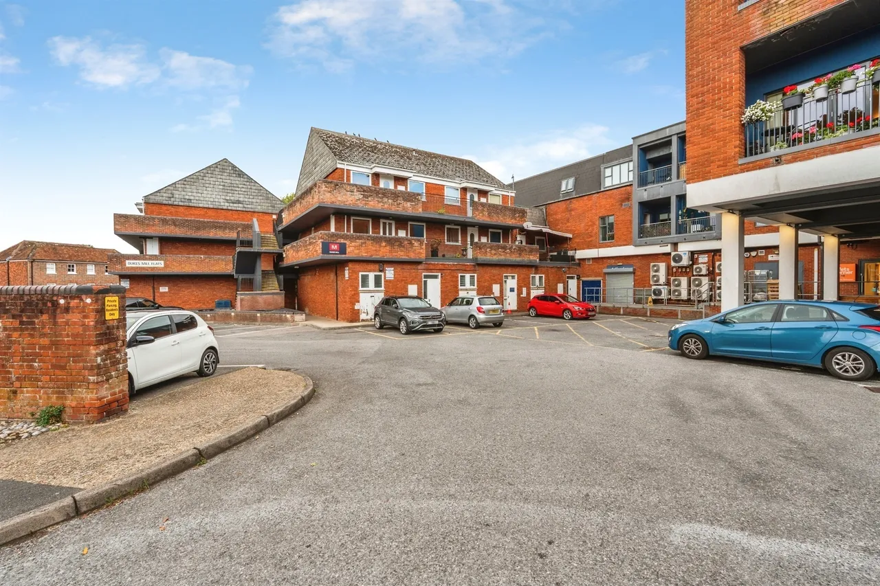 Broadwater Road, Romsey, SO51, photo 2