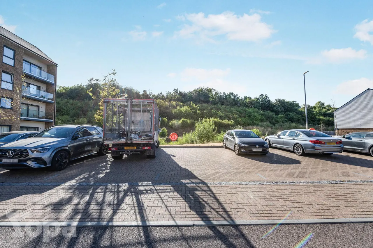 Havelock Drive, Greenhithe, DA9, photo 14