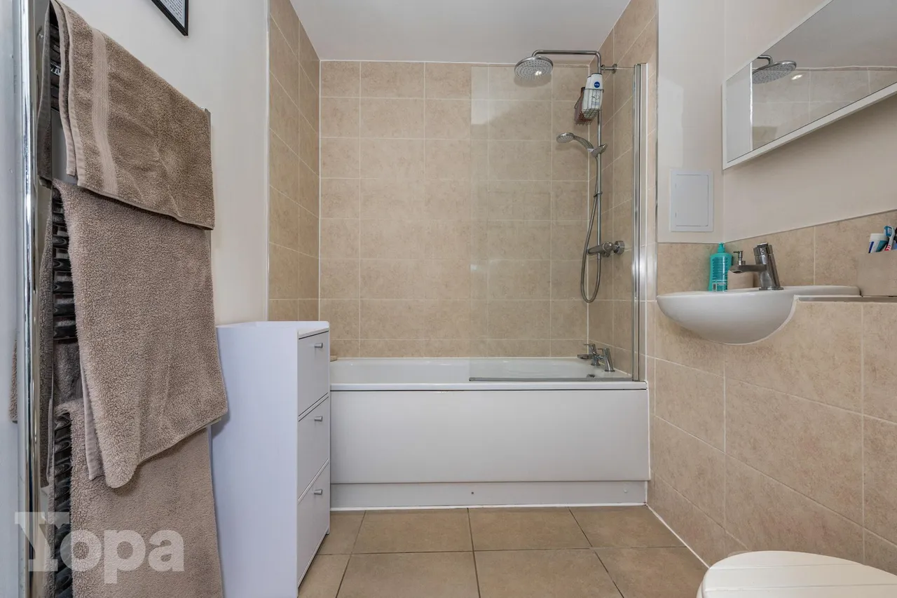 Havelock Drive, Greenhithe, DA9, photo 10