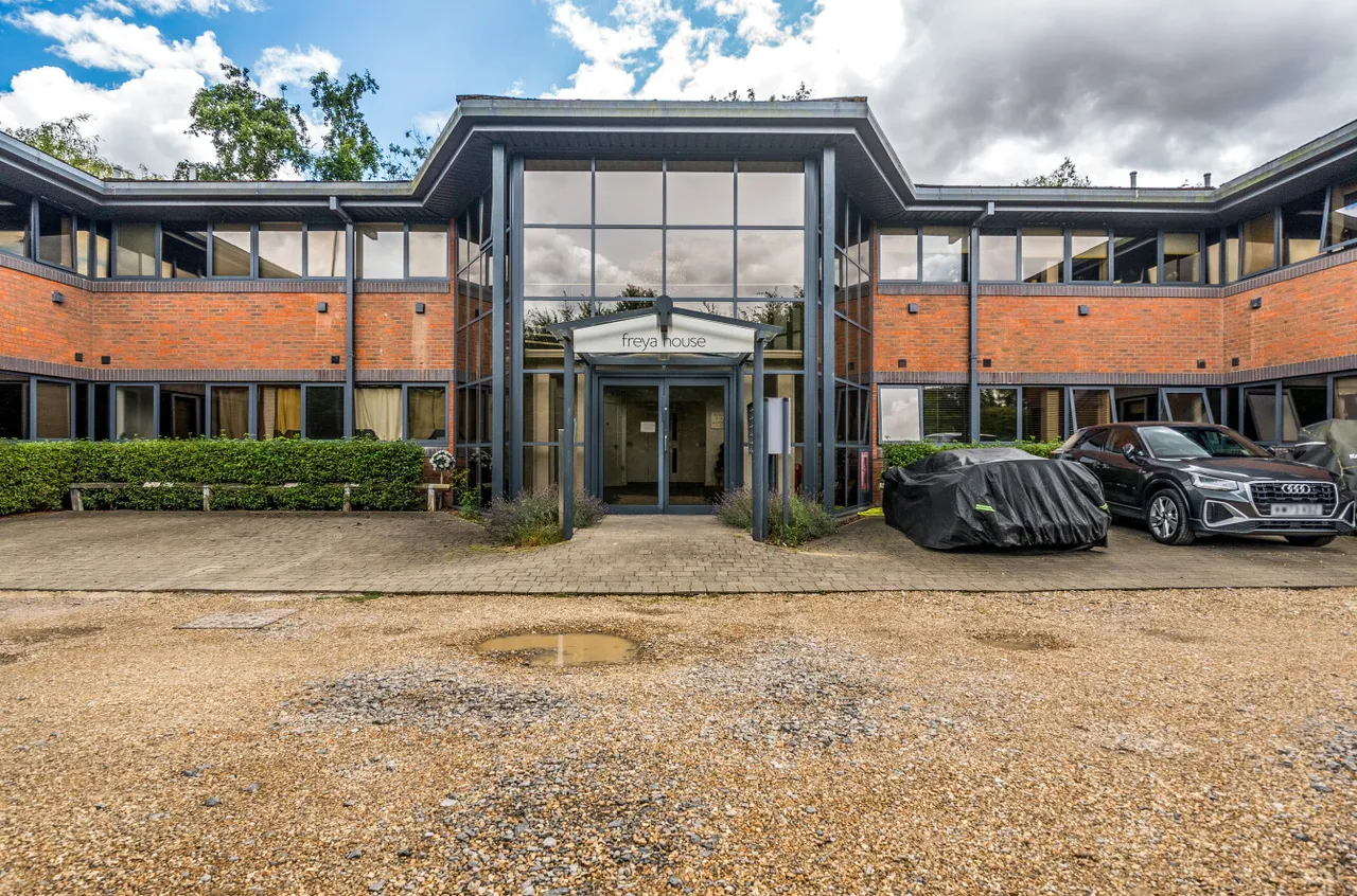 London Road, Old Basing, Basingstoke, RG24 7JL, photo 2