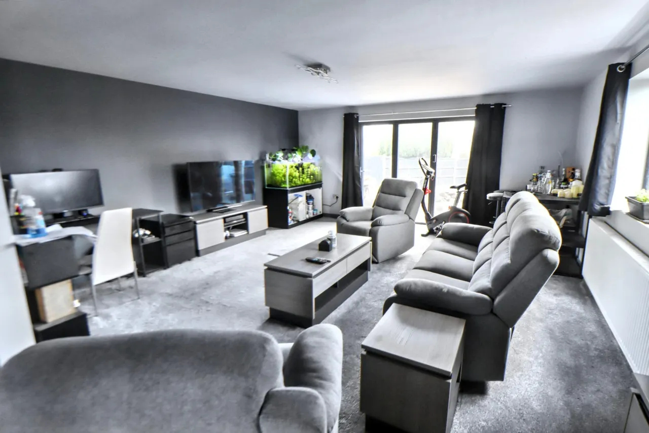 Beccles Road, Bradwell, photo 19