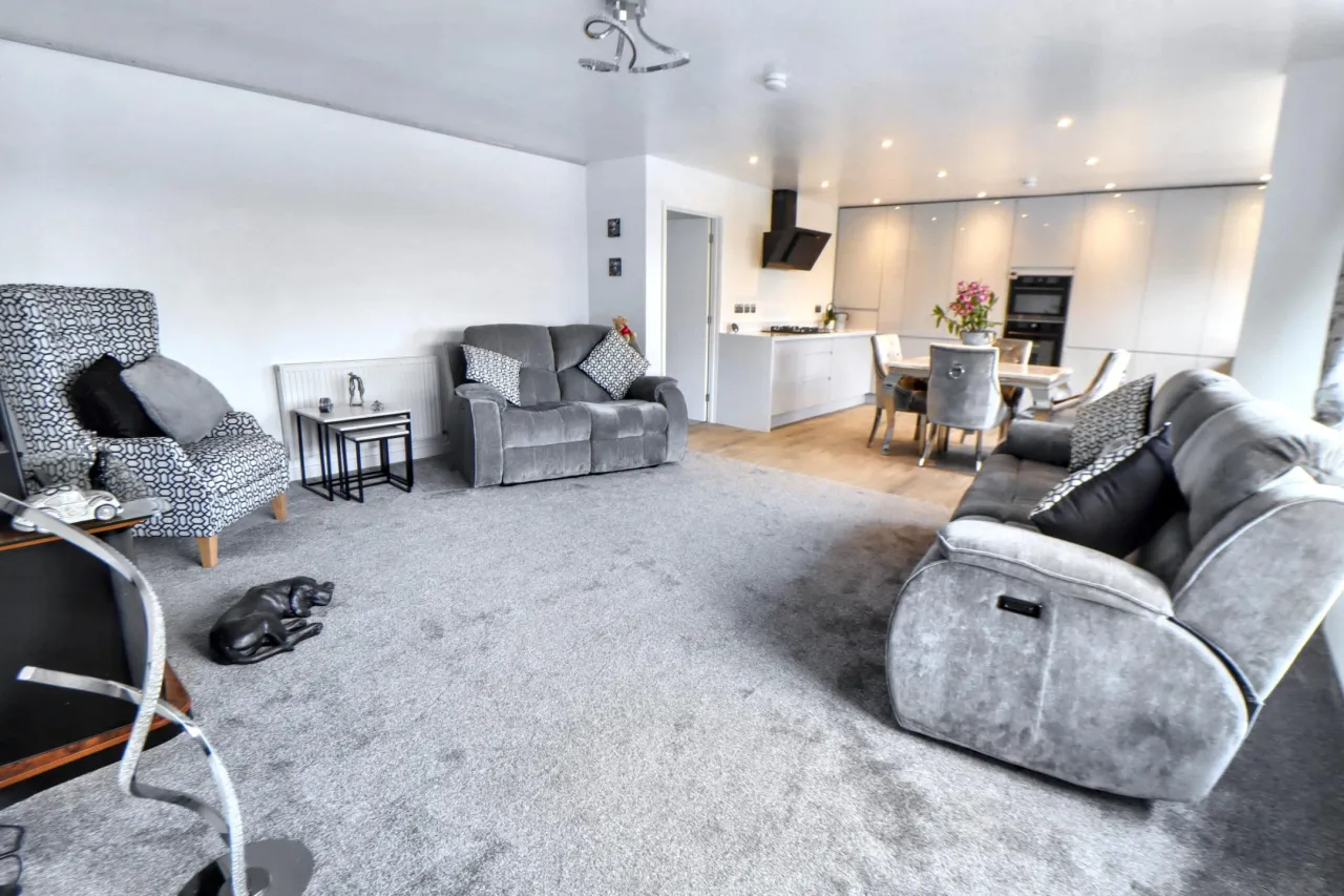 Beccles Road, Bradwell, photo 6