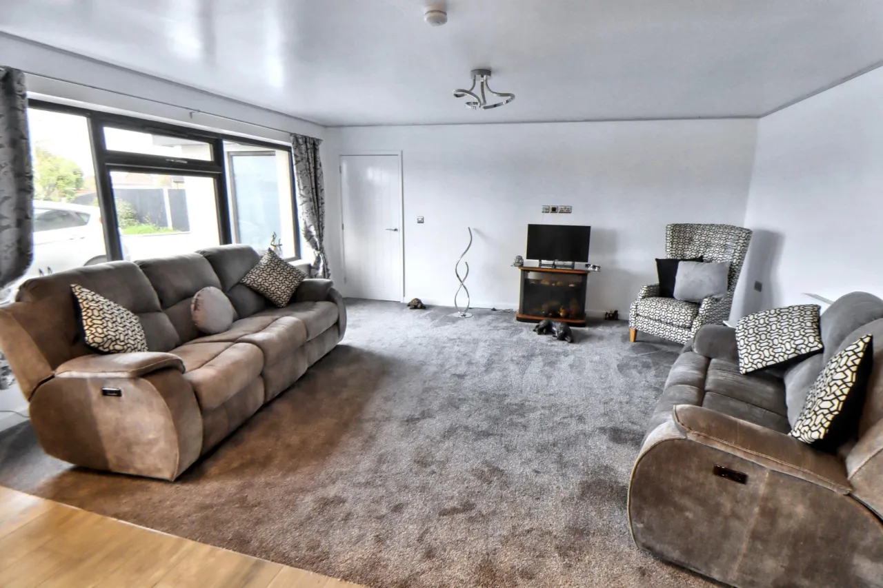 Beccles Road, Bradwell, photo 7