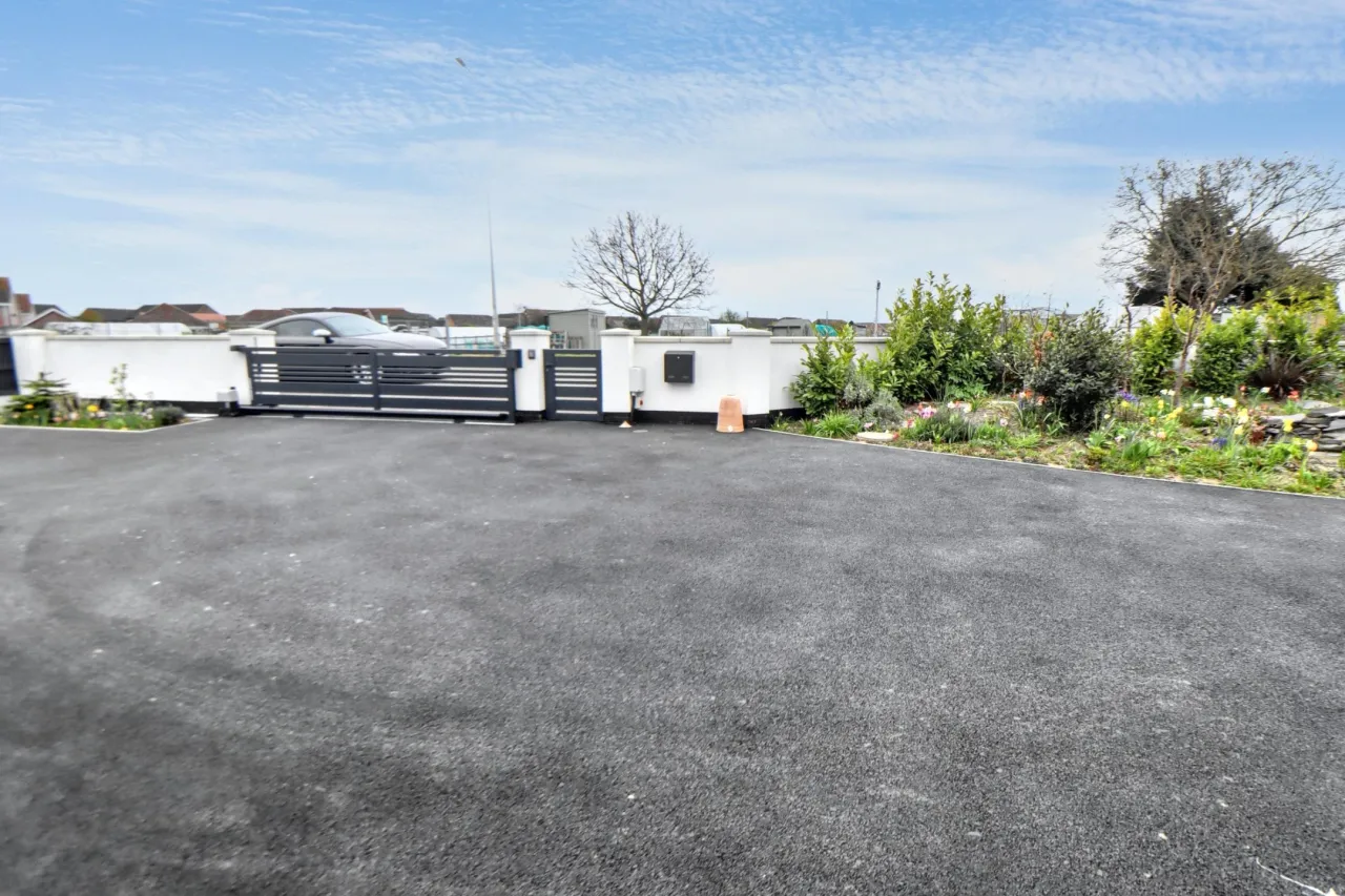 Beccles Road, Bradwell, photo 18