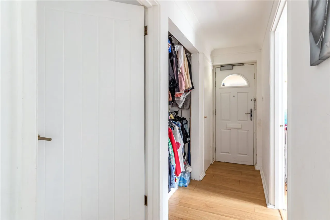 Ferney Road, Byfleet, West Byfleet, S..., photo 12