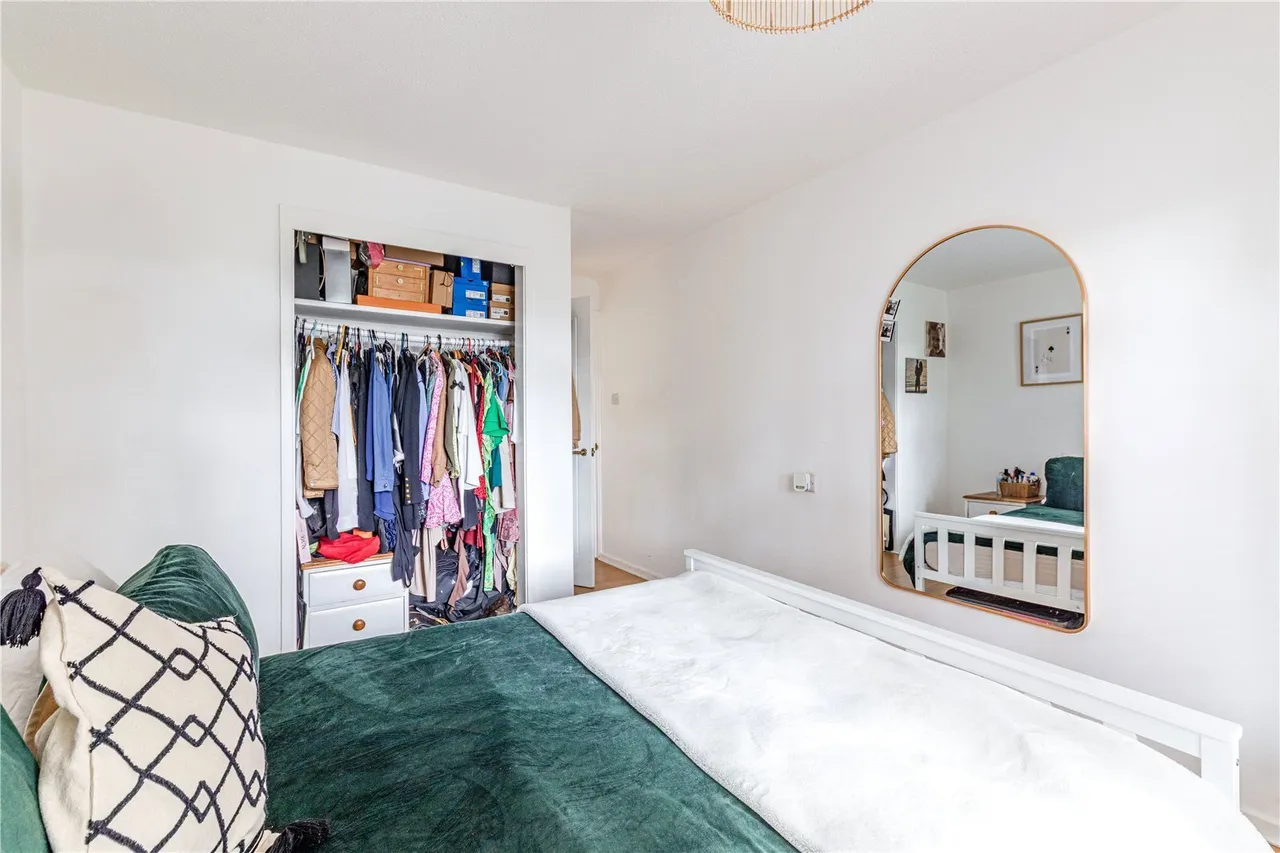 Ferney Road, Byfleet, photo 9