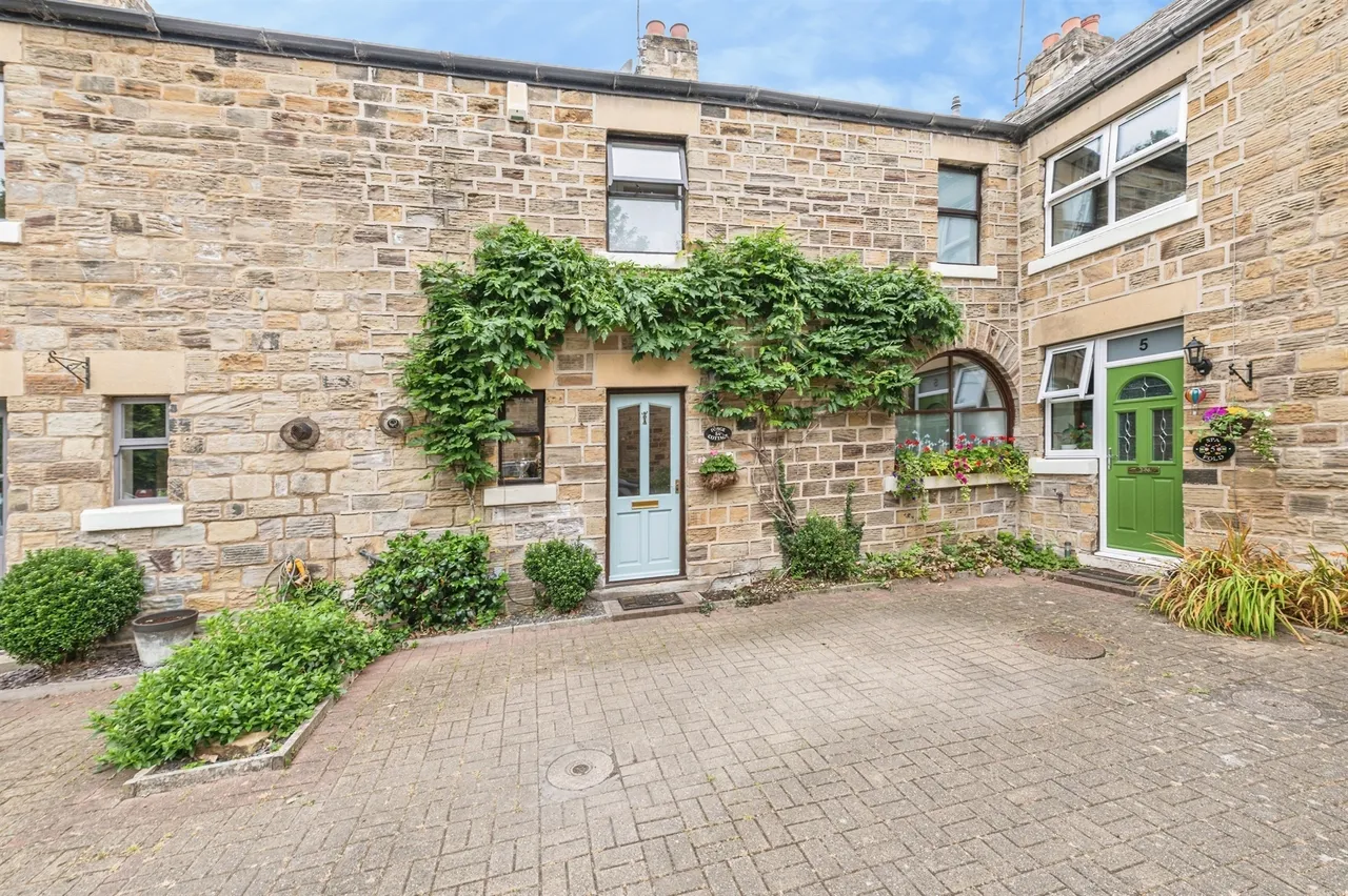 3 bed house for sale — Lime Pit Lane, Stanley, WAKEFIELD
