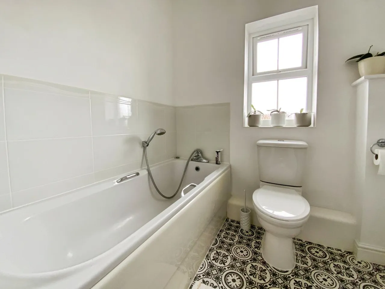 The Glade, Withernsea, HU19, photo 13