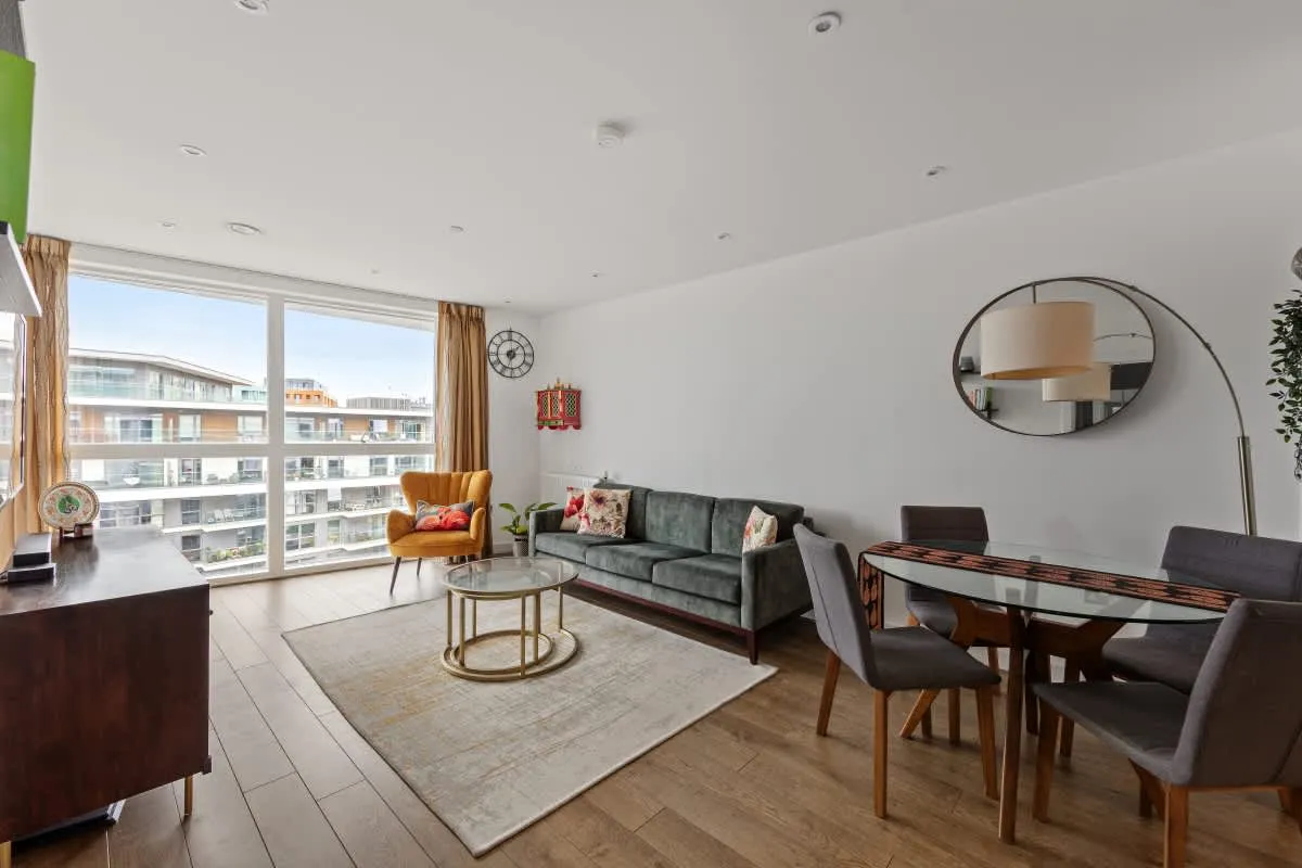 2 bed flat for sale, Harrison Walk, London, SE10
