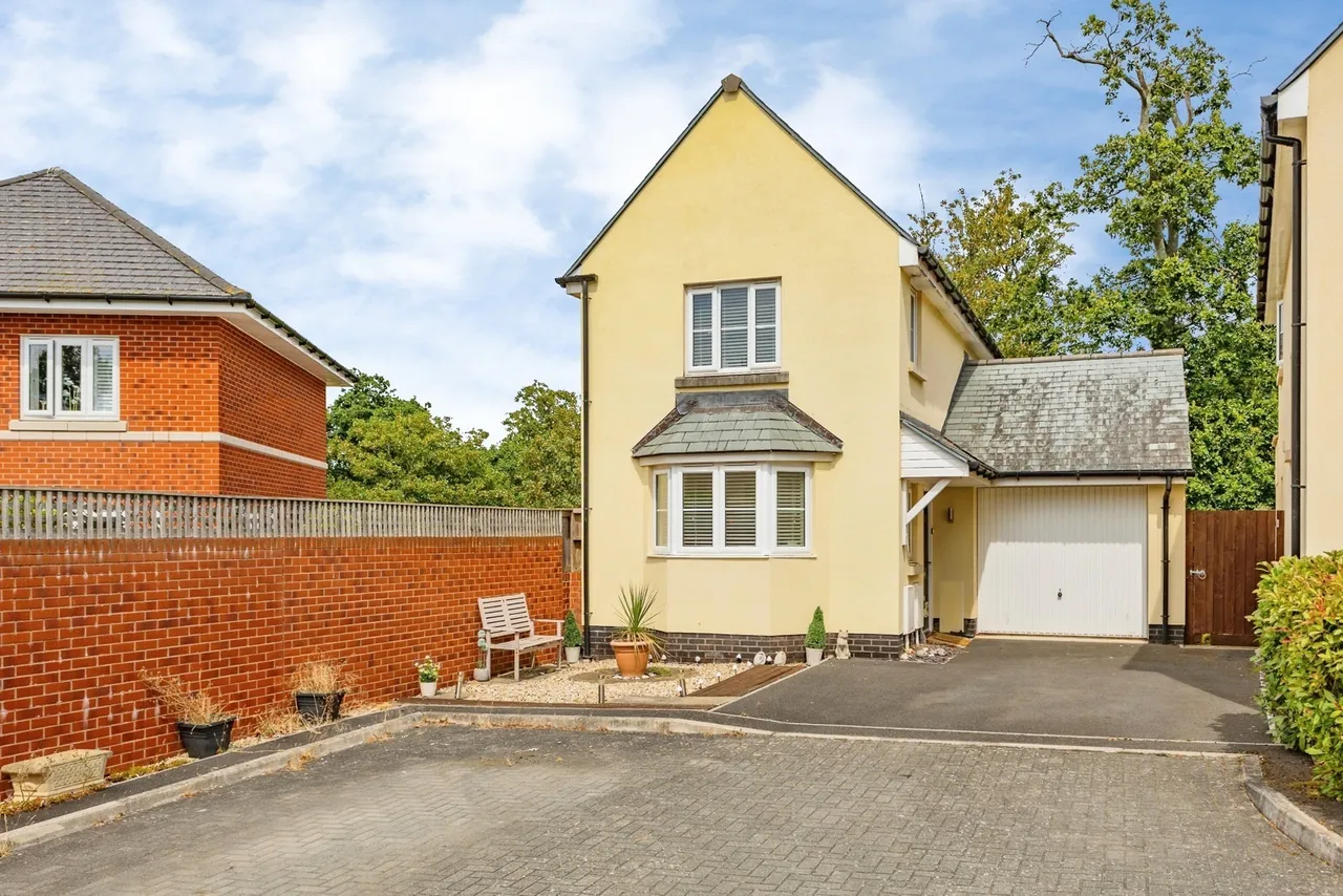 4 bed house for sale, Finistere Avenue, Dawlish, EX7