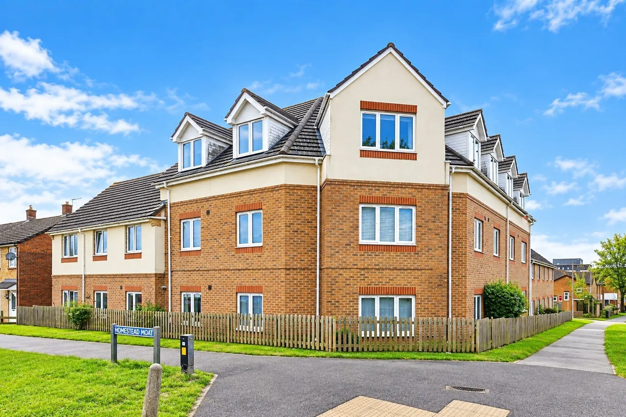 2 bed flat for sale, Cuttys Lane, Stevenage, SG1