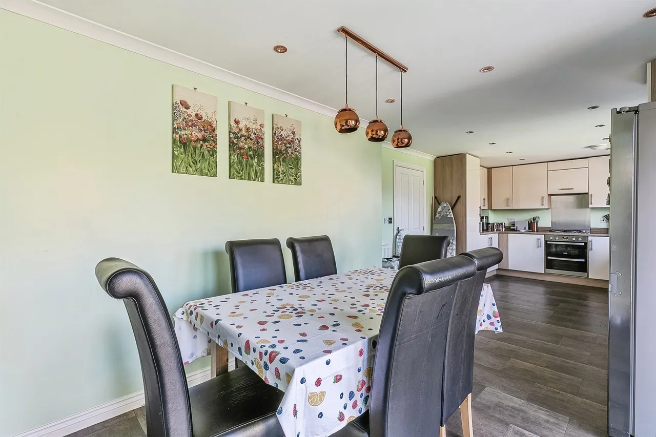 Roeburn Way, Spalding, PE11, photo 5