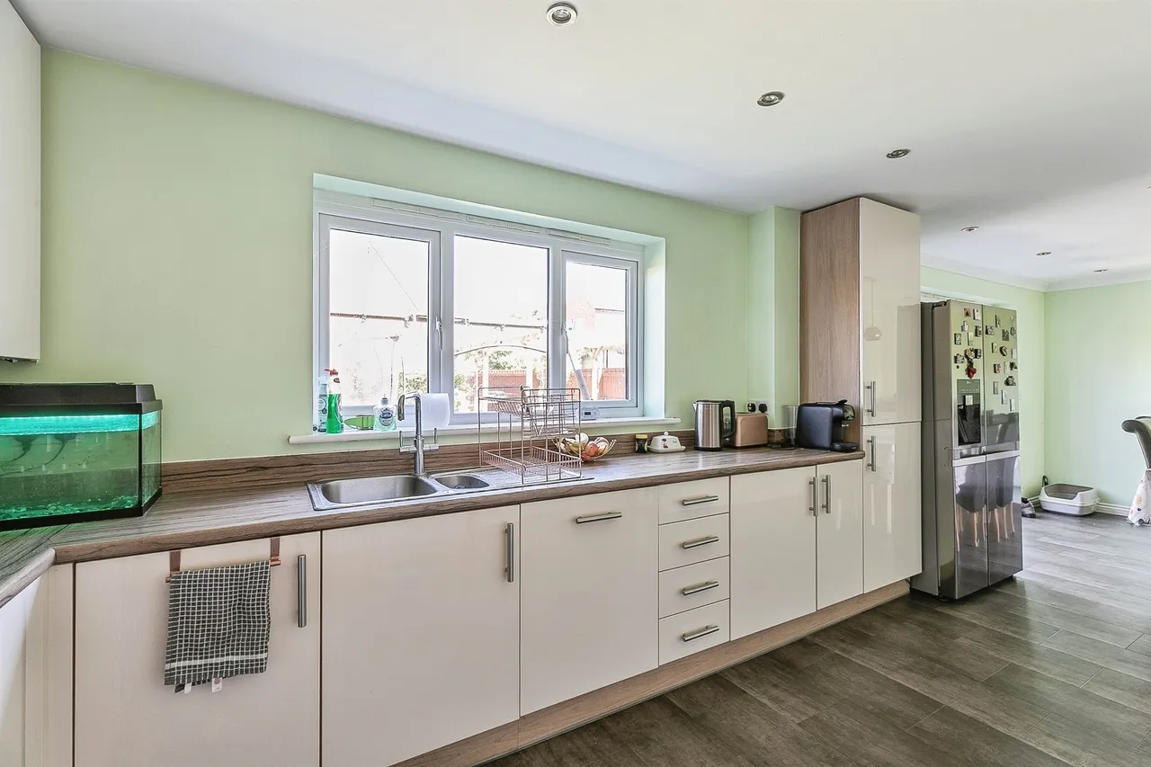 Roeburn Way, Spalding, PE11, photo 3