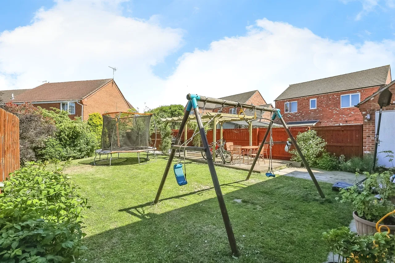 Roeburn Way, Spalding, PE11, photo 16