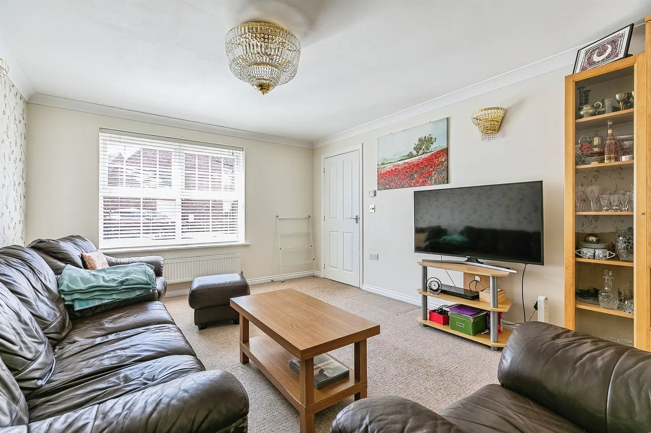 Roeburn Way, Spalding, PE11, photo 6