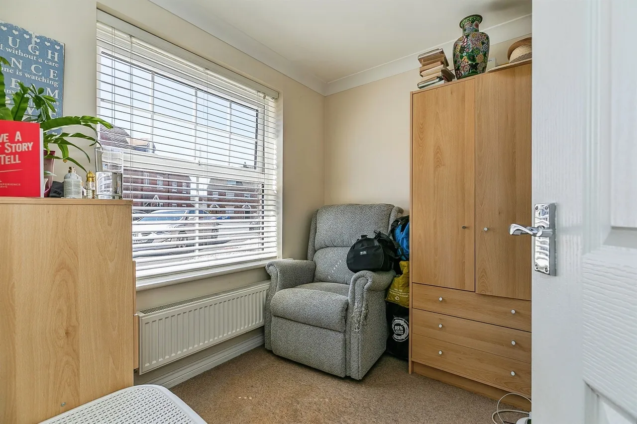 Roeburn Way, Spalding, PE11, photo 8