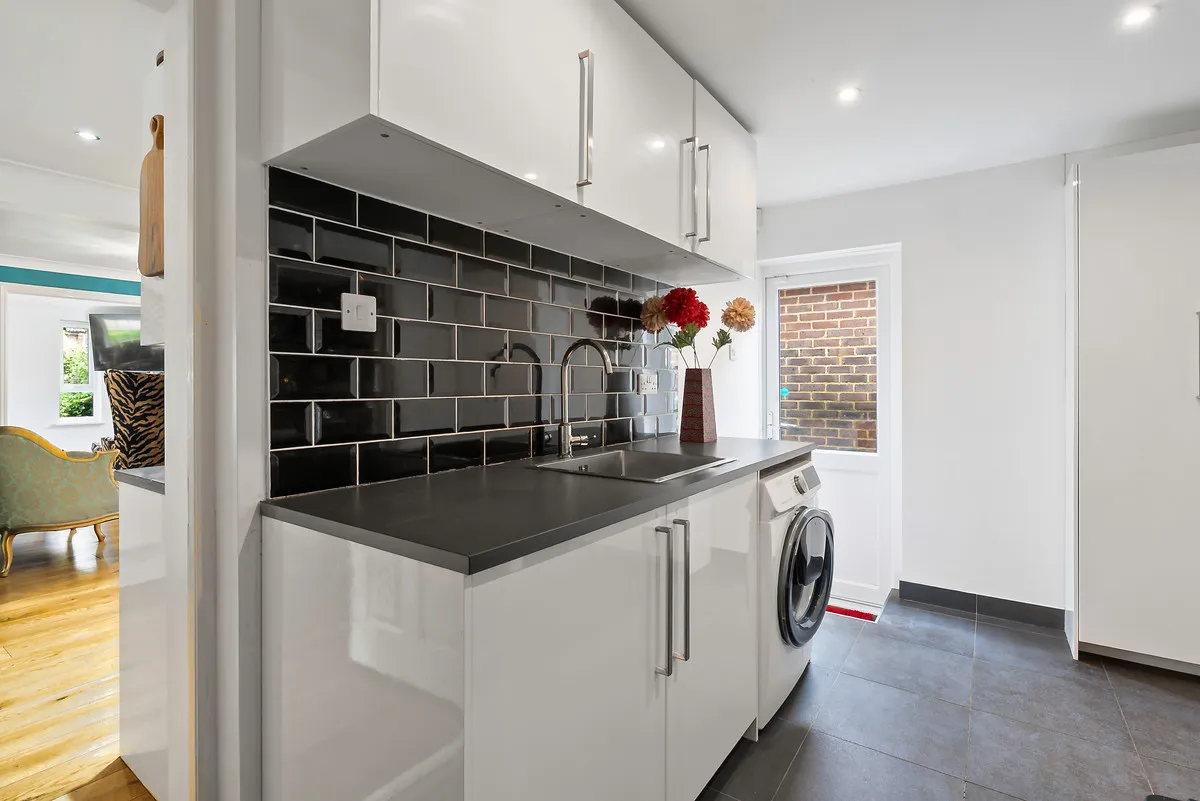 Staines-upon-thames, TW18, photo 23