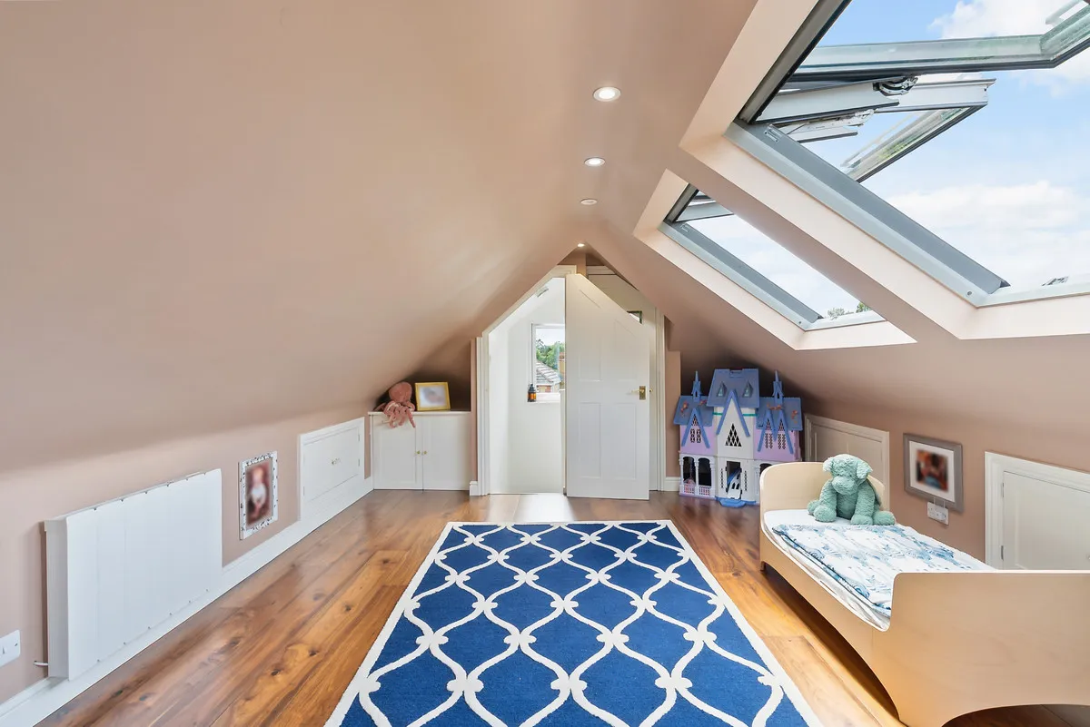 Staines-upon-thames, TW18, photo 18