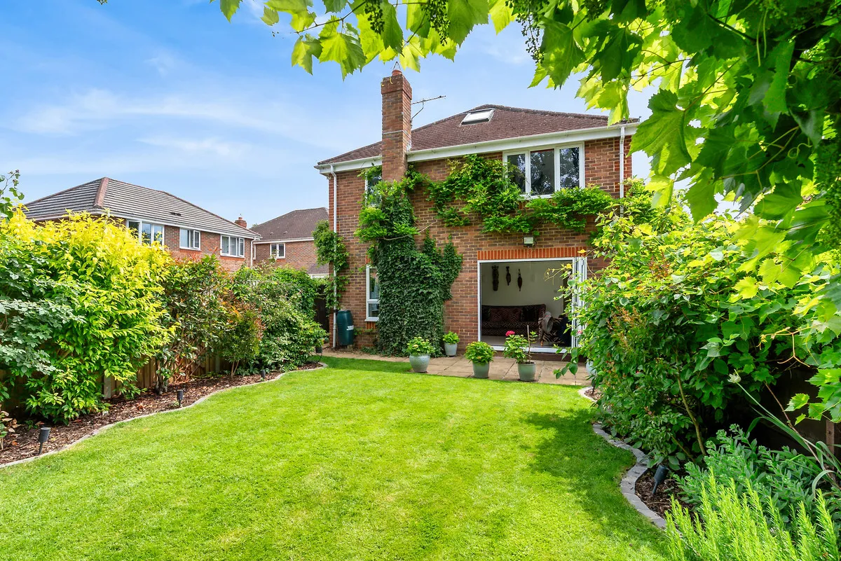 Staines-upon-thames, TW18, photo 38