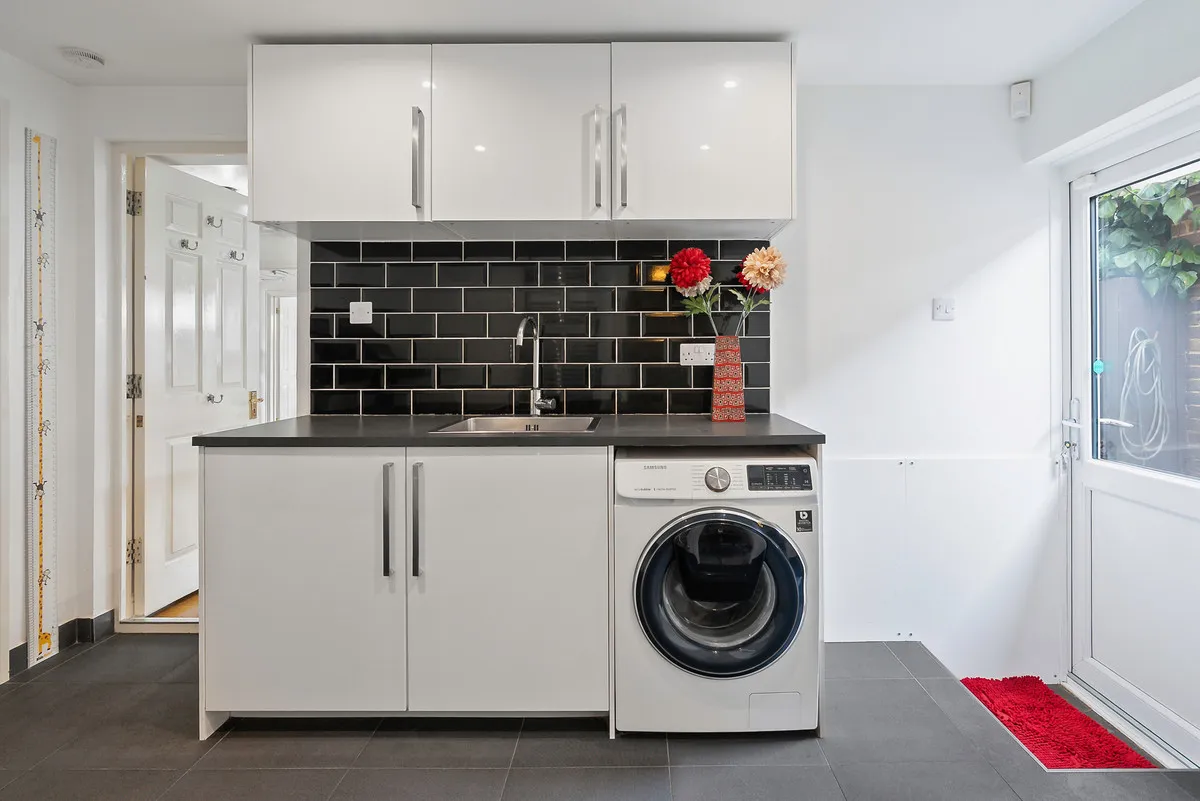 Staines-upon-thames, TW18, photo 24