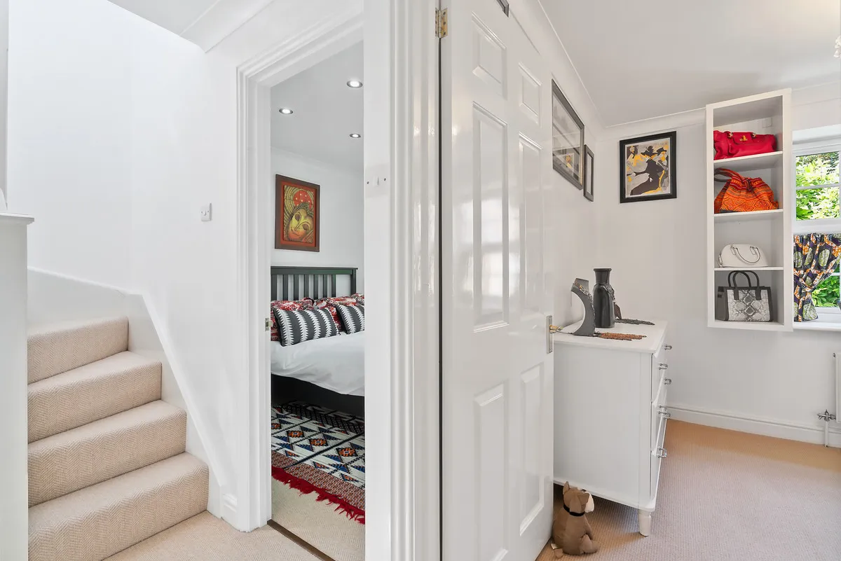Staines-upon-thames, TW18, photo 31