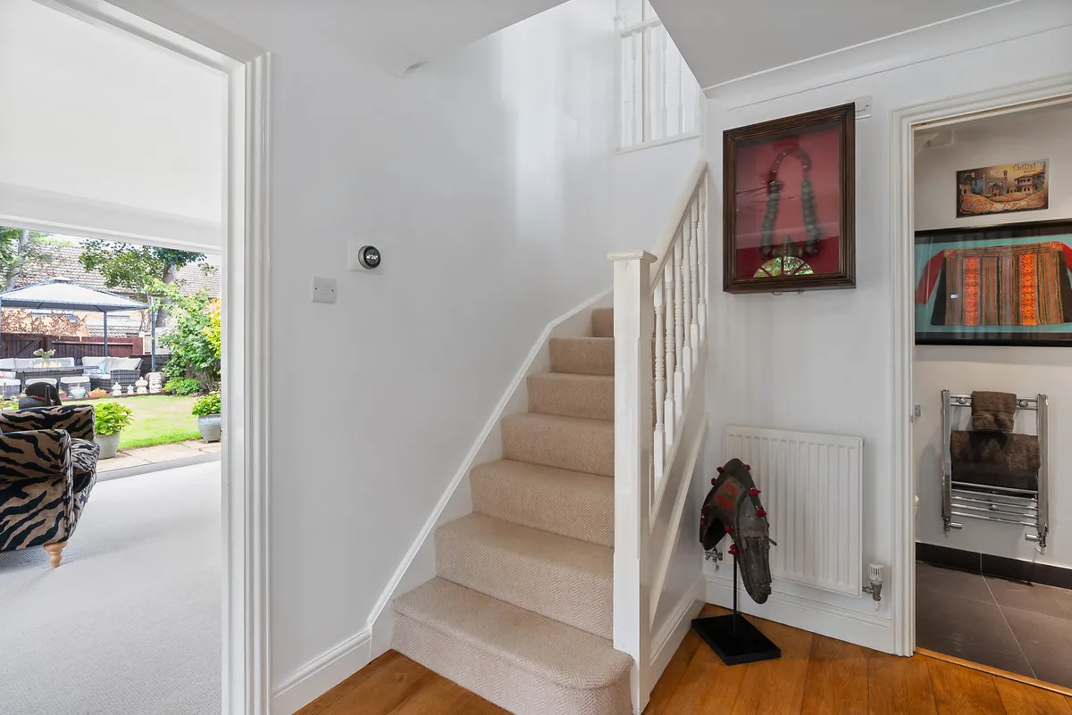 Staines-upon-thames, TW18, photo 30