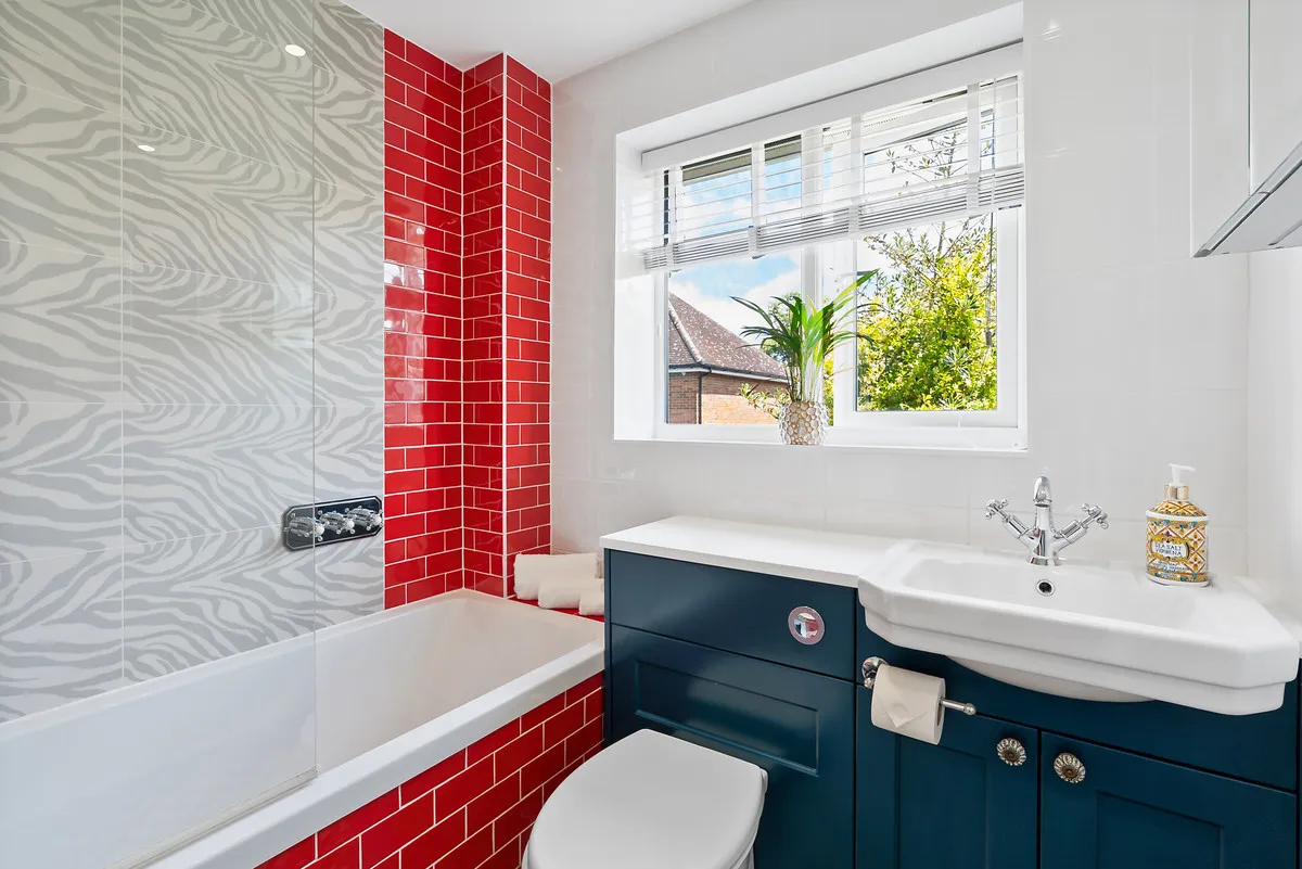 Staines-upon-thames, TW18, photo 26