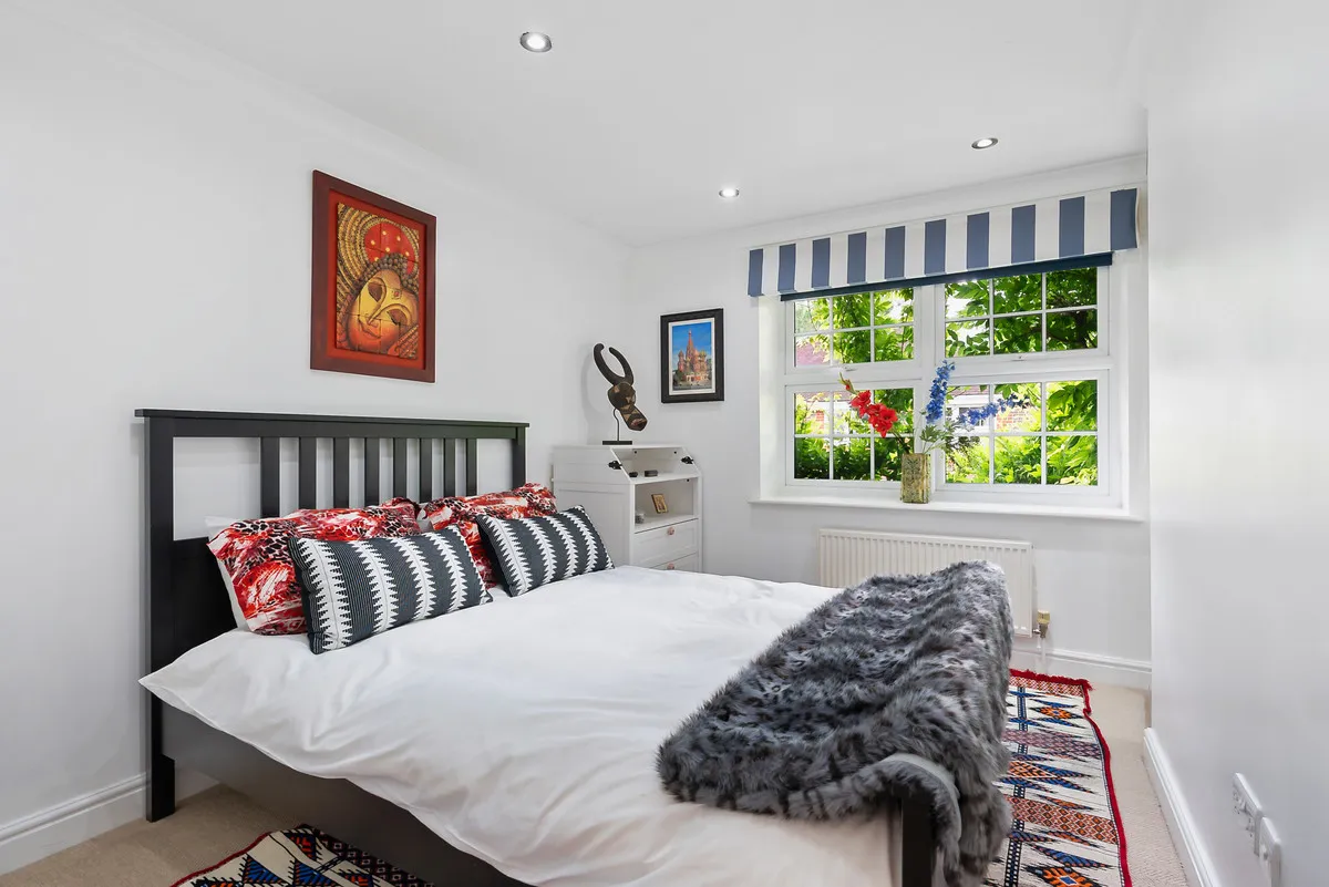 Staines-upon-thames, TW18, photo 16