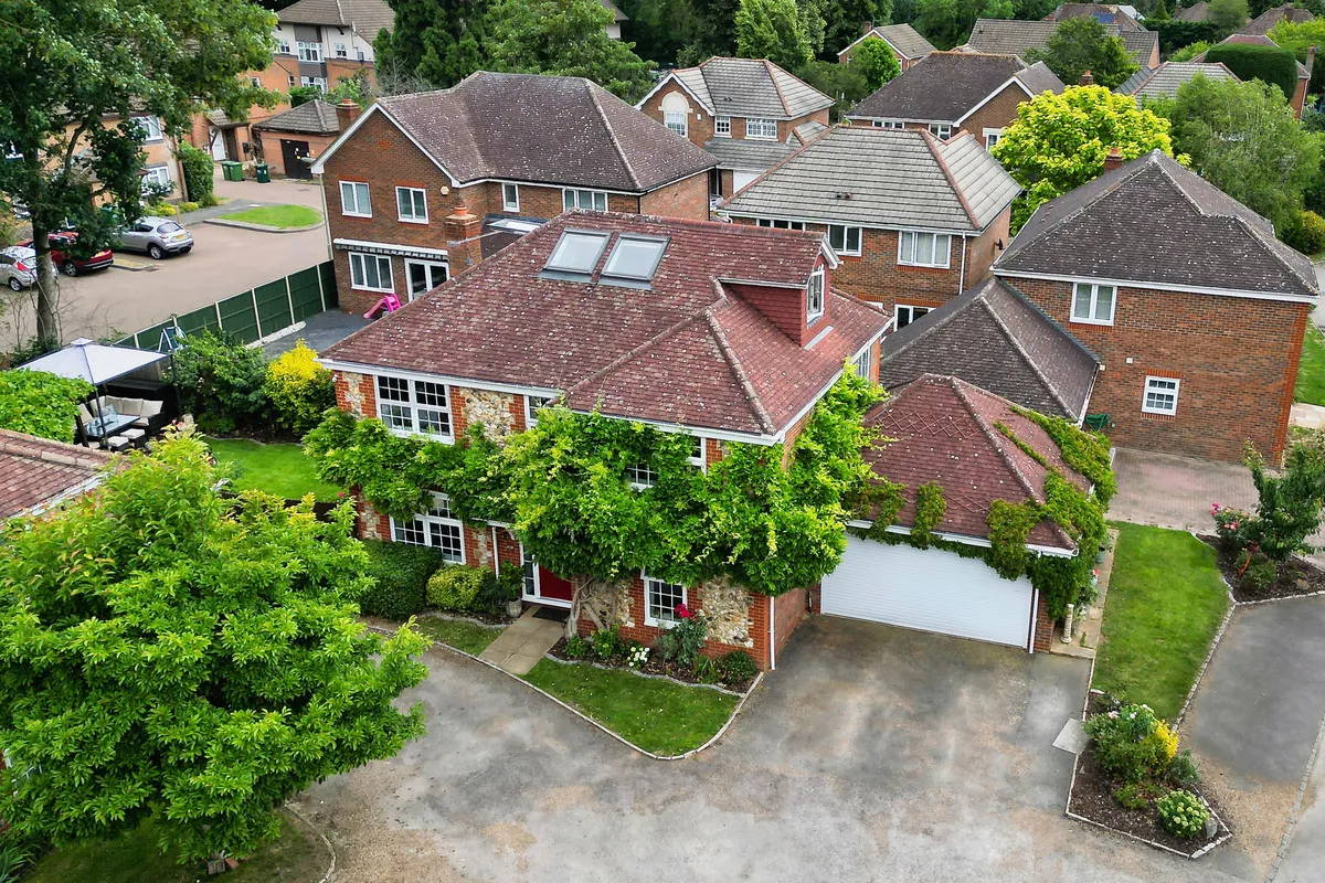 Staines-upon-thames, TW18, photo 4