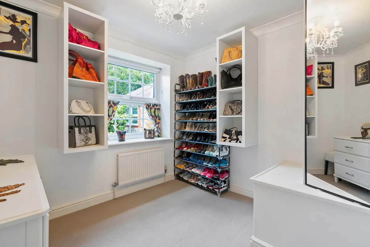 Staines-upon-thames, TW18, photo 20