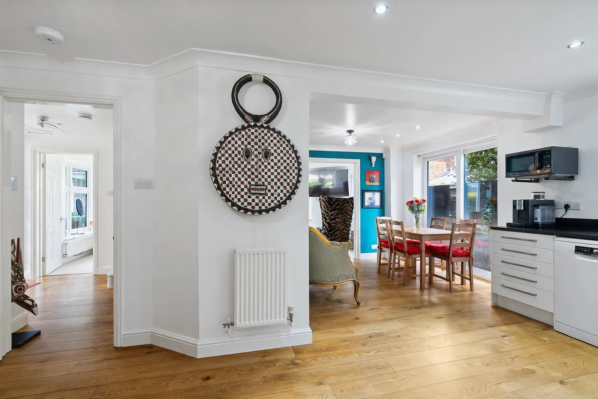 Staines-upon-thames, TW18, photo 2