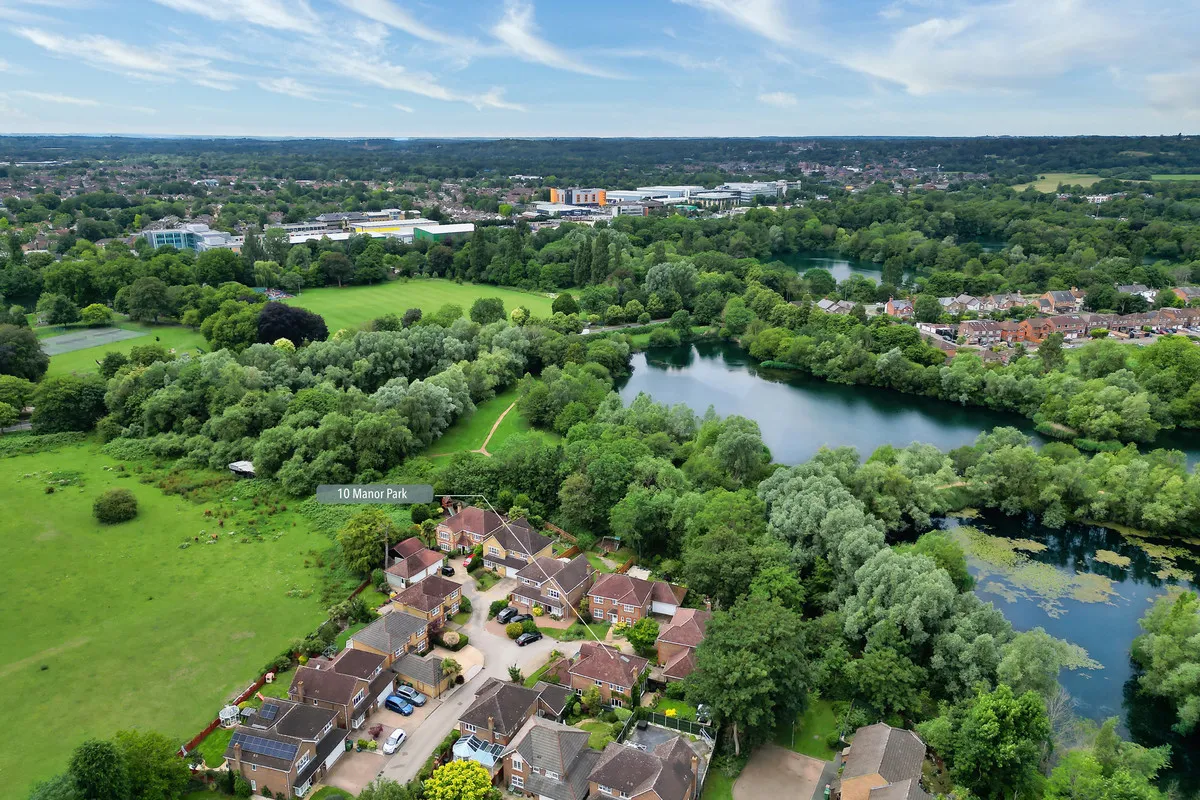 Staines-upon-thames, TW18, photo 39