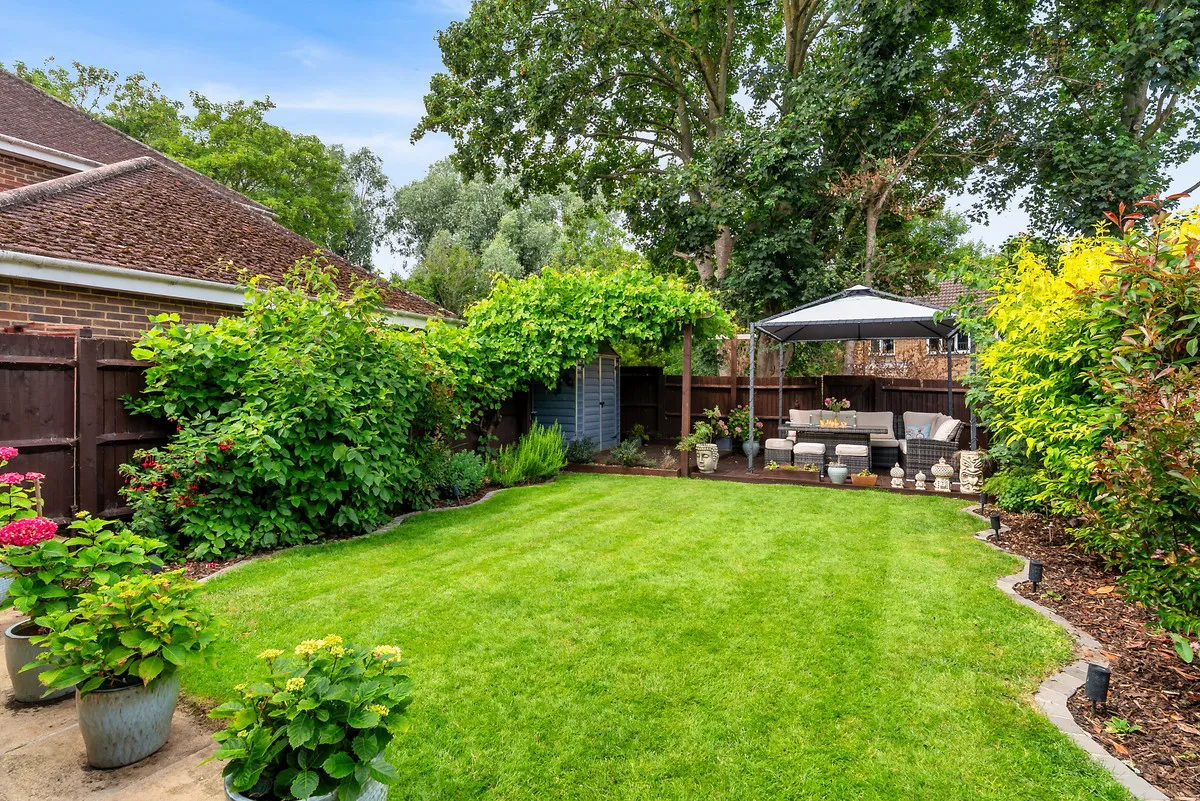 Staines-upon-thames, TW18, photo 37