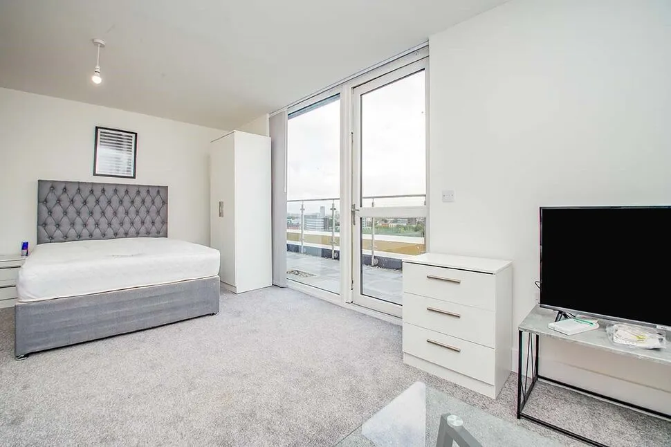 Adelphi Street, M3, photo 8