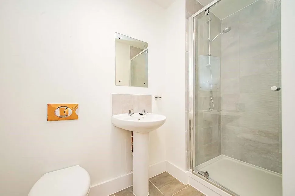 Adelphi Street, M3, photo 6