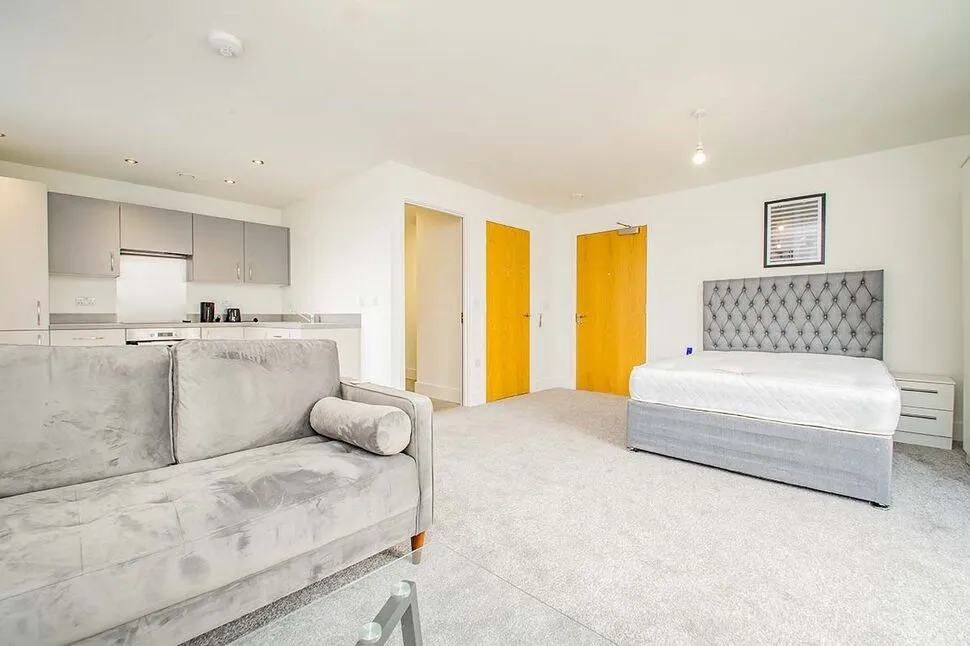Adelphi Street, M3, photo 3