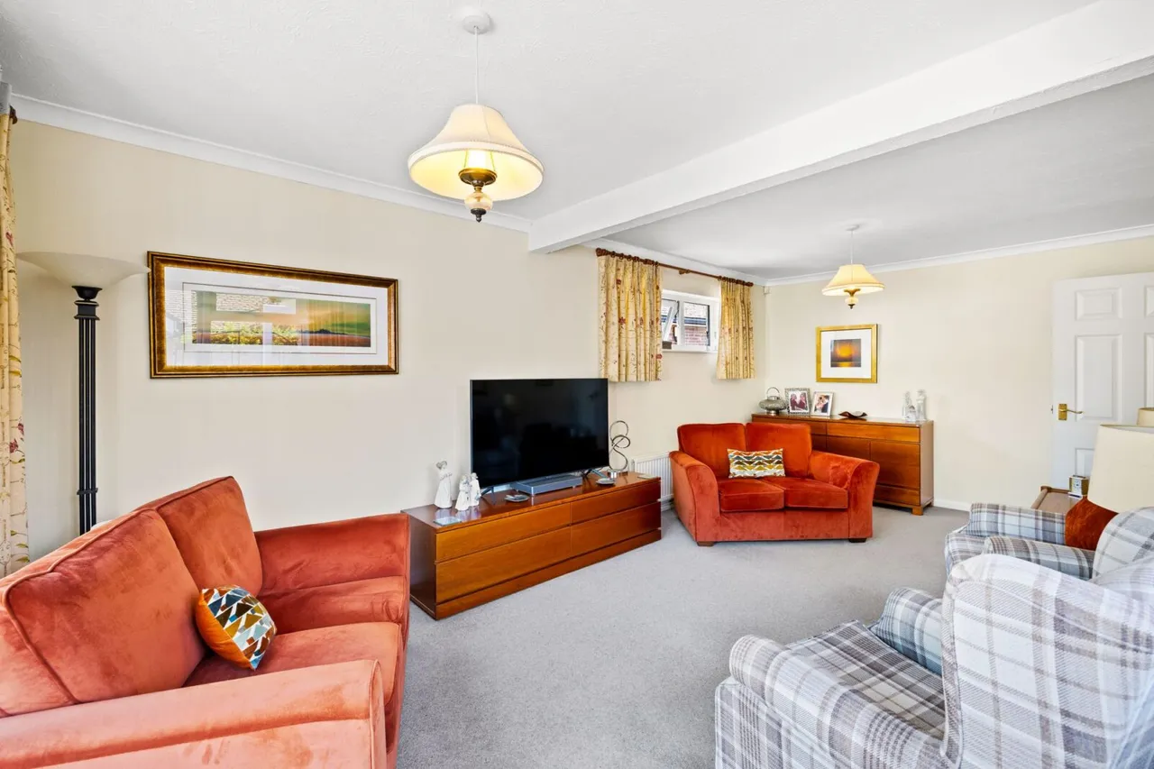 Heathcote Drive, East Grinstead, East Grinstead, RH19 1ND, photo 7