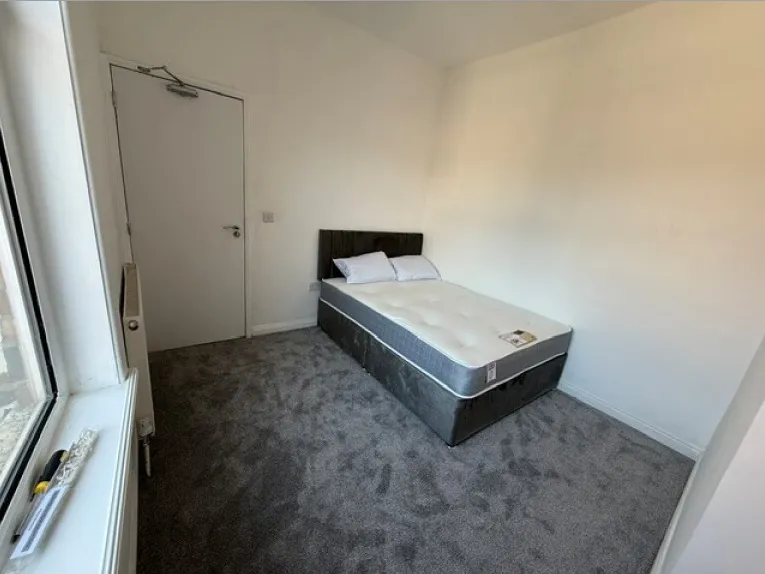 Walthall Street, CW2, photo 7