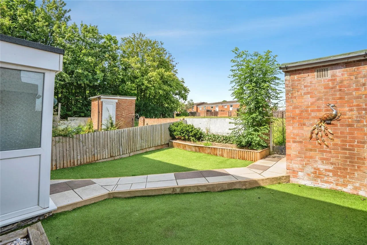 Woolston Road, Havant, PO9, photo 4
