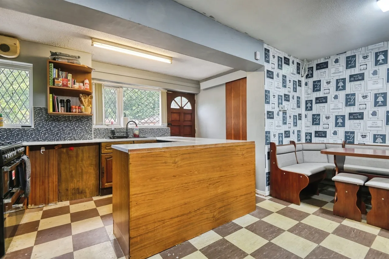 Otter Croft, Shard End, BIRMINGHAM, photo 6