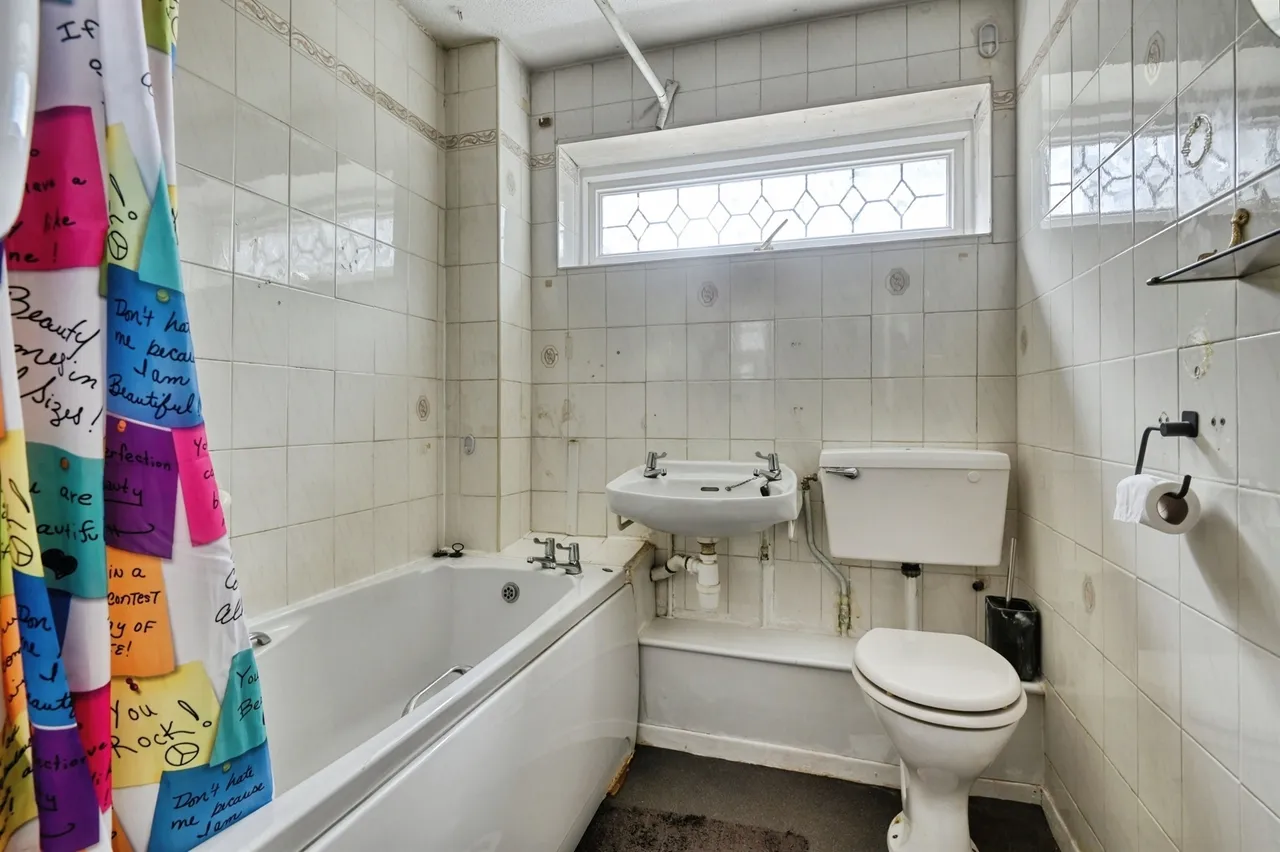 Otter Croft, Shard End, BIRMINGHAM, photo 12