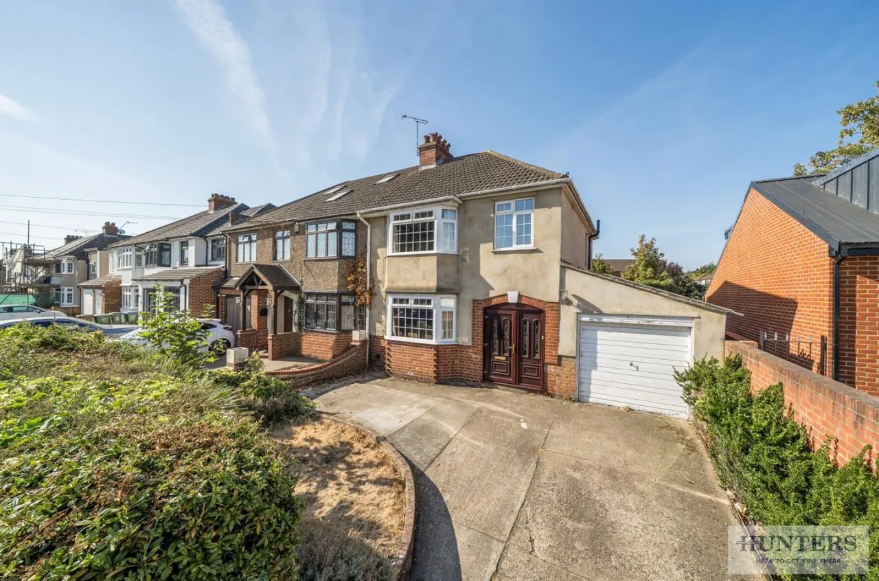 3 bed house for sale, Lyndhurst Road, Bexleyheath, DA7