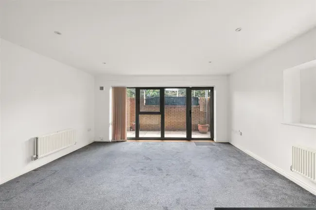 1 bed flat for sale — Uxbridge Road, Hayes