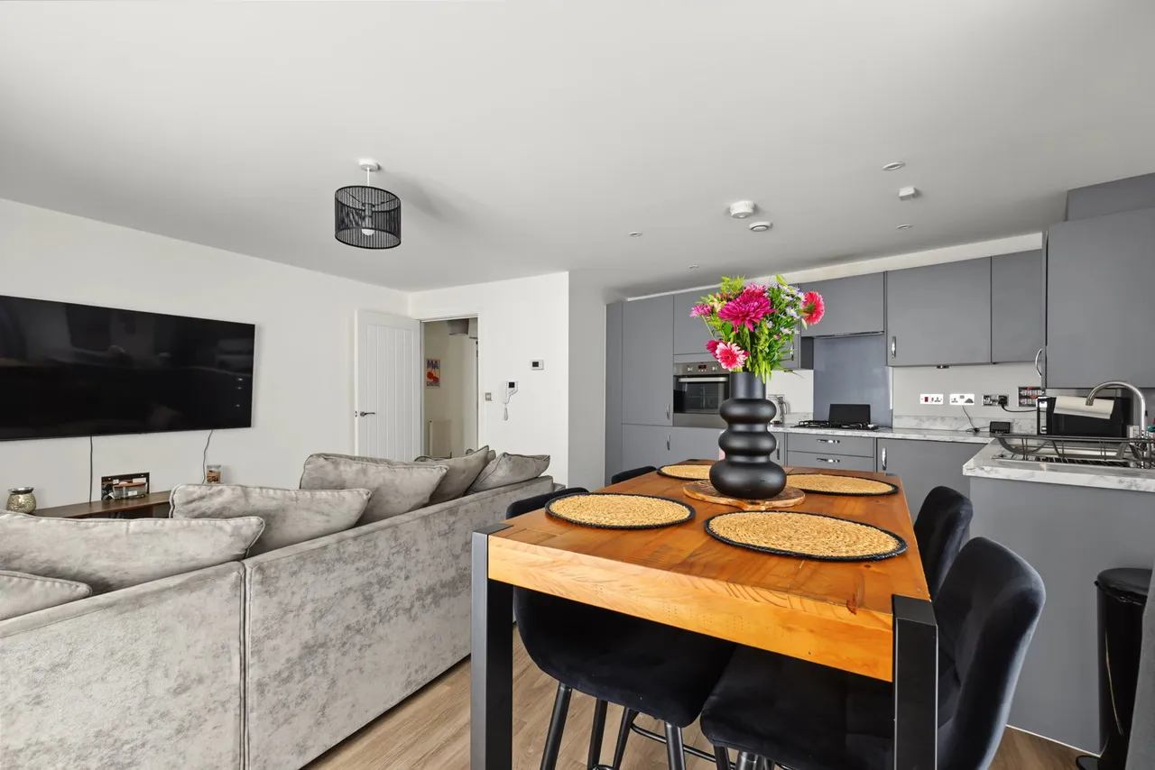 1 bed flat for sale, Birkdale Close, Chatham, ME5