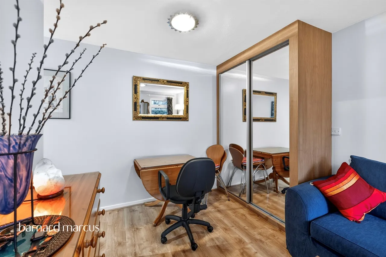Westcott Road, London, photo 12